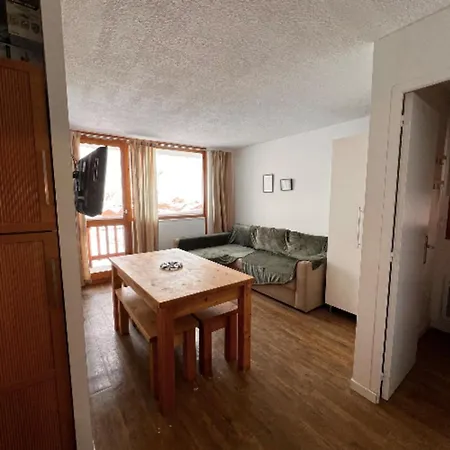 Modern At The Foot Of The Slopes Apartment